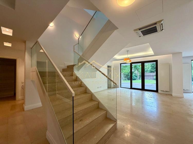 Casă individuală cu 9 camere cu Piscina în Pipera