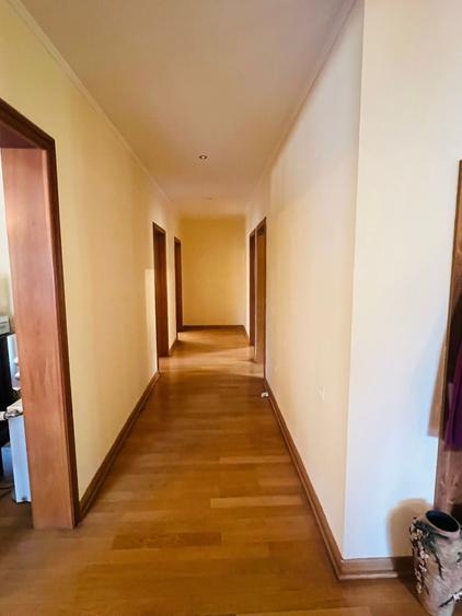 Casă individuală cu 4 camere cu Canalizare în Exterior Vest