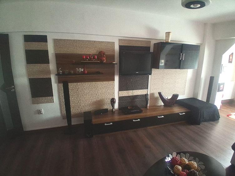 Apartament cu 2 camere decomandat în Buzaului