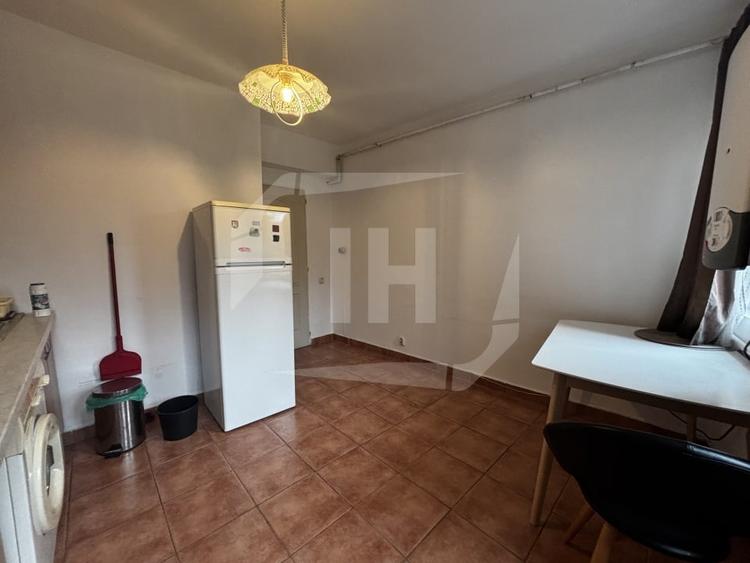 Apartament cu 2 camere semidecomandat, mobilat în Central