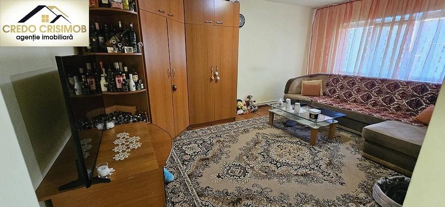Apartament cu 3 camere decomandat în Micro IV