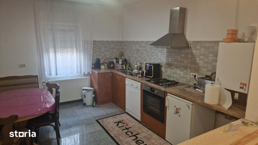 Casă cu 5 camere cu Teren 250 Mp în Chiajna