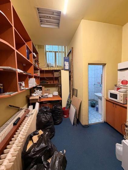 Spațiu comercial, de 60 mp, în Universitate