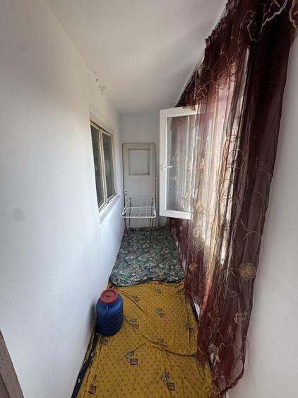 Garsonieră decomandată în Craiovița Nouă
