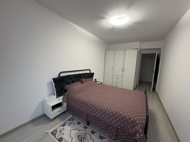 Apartament cu 2 camere semidecomandat, mobilat în Nord