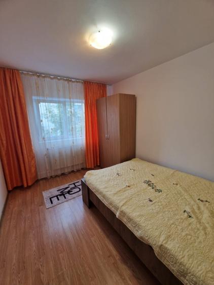 3 camere decomandat Militari - 1