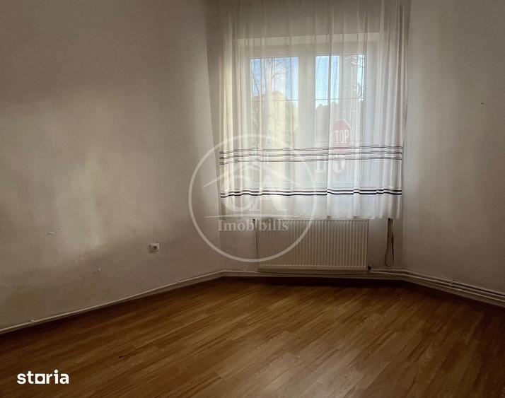 Casă cu 3 camere decomandat cu Teren 250 Mp în Central