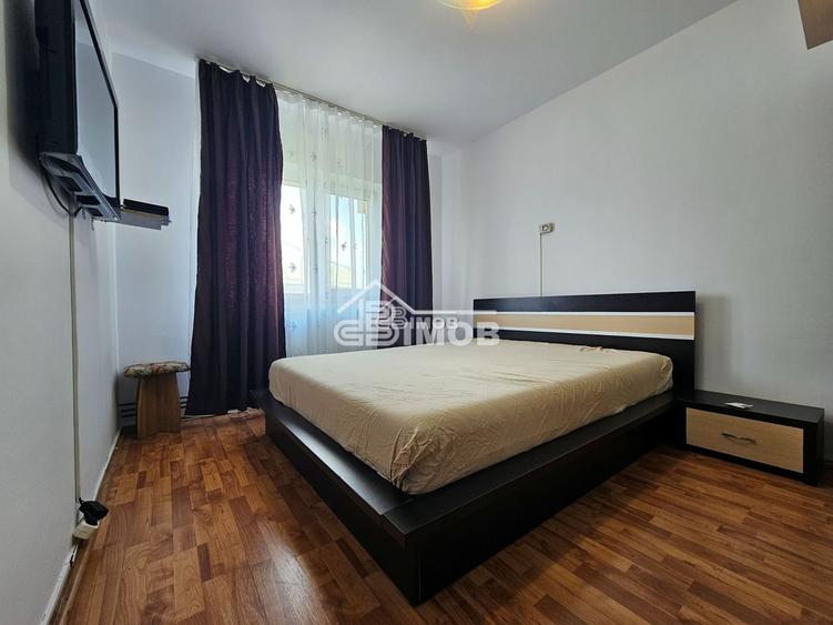 Apartament cu 3 camere, mobilat în Micro 3