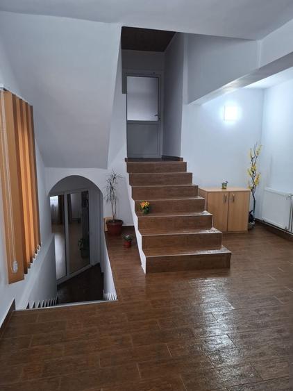 Casă cu 4 camere în Războieni