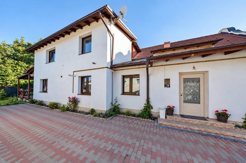 Casă individuală cu 4 camere cu Canalizare în Vulcan