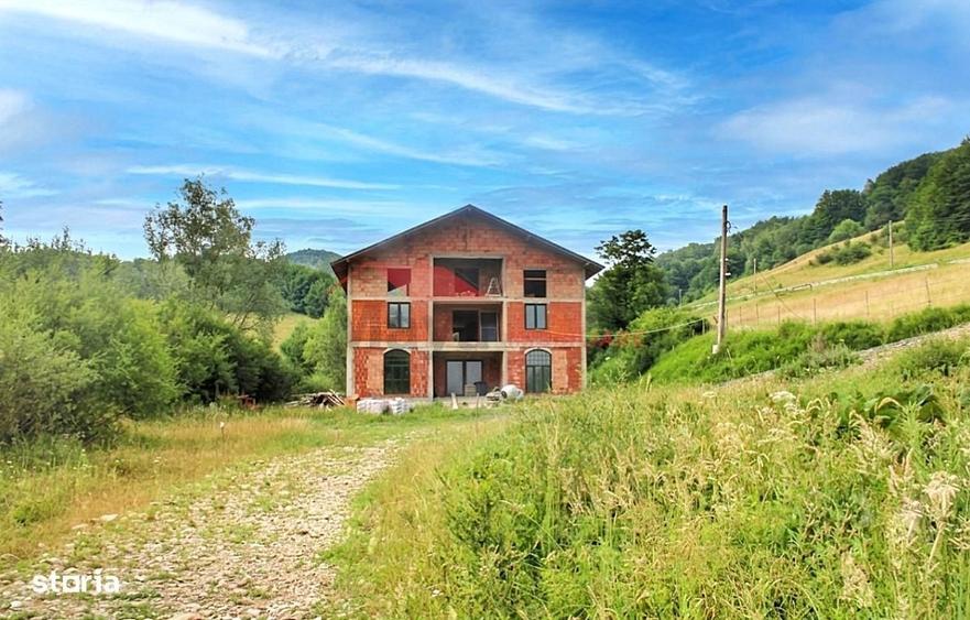 Casă cu 4 camere în Breaza