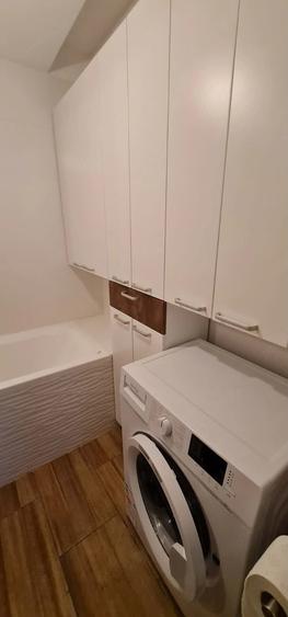 Apartament cu 3 camere semidecomandat în Titan