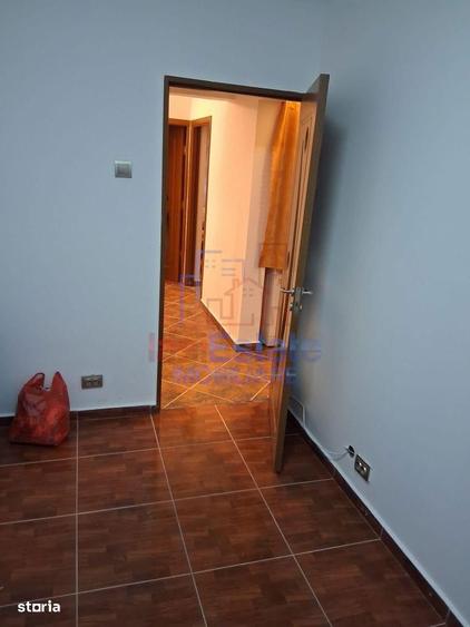 Apartament cu 3 camere decomandat în Galata
