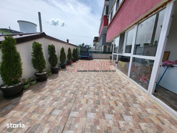 Apartament cu 3 camere decomandat în Progresul