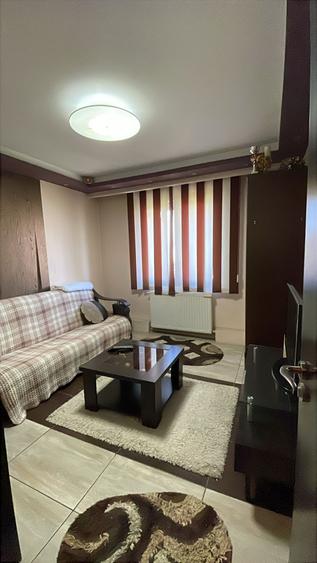 Apartament cu 3 camere semidecomandat în Colentina