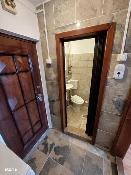 Garsonieră decomandată în Iris