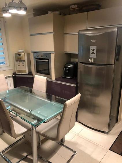 Apartament cu 3 camere semidecomandat în Timpuri Noi