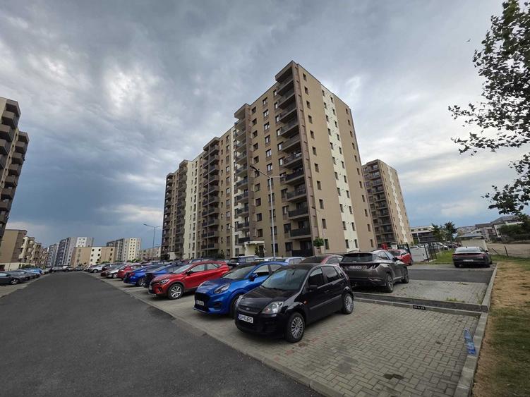 Apartament cu 2 camere decomandat în Est