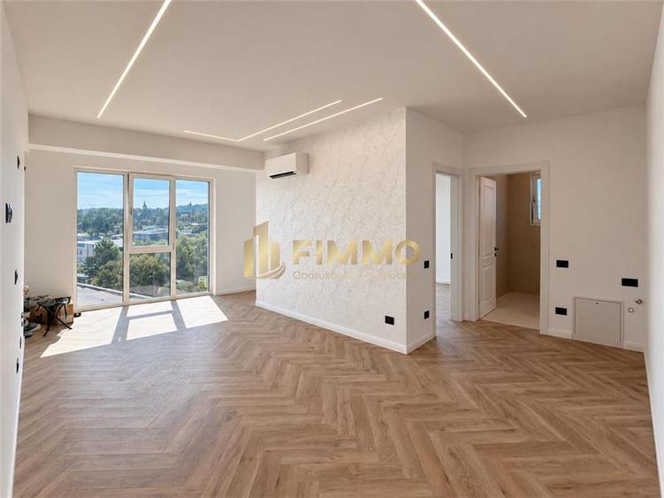 Apartament cu 3 camere semidecomandat în Exterior Sud
