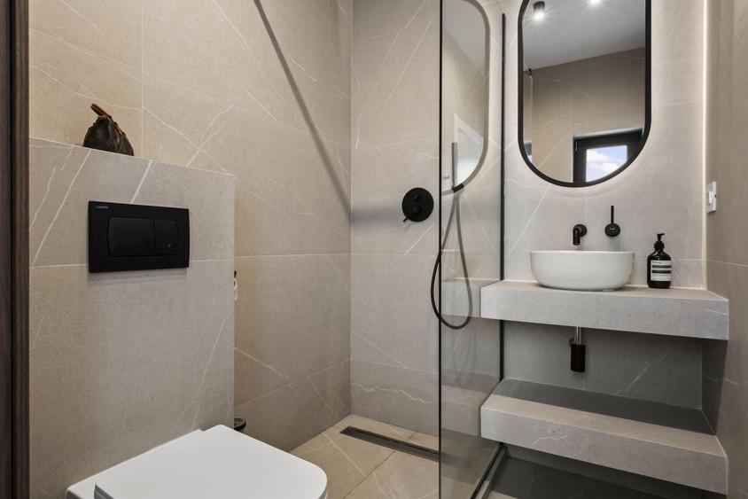 Casă cu 3 camere cu Teren 350 Mp în Odăile