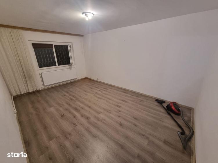 Apartament cu 2 camere decomandat, mobilat în Faleza Nord
