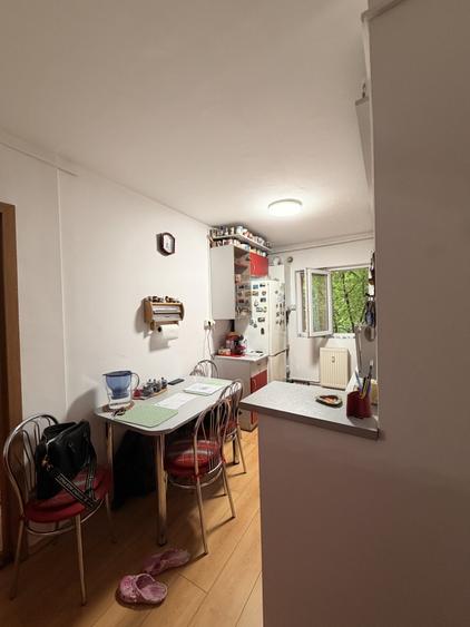 Apartament cu 2 camere semidecomandat, mobilat în Girocului