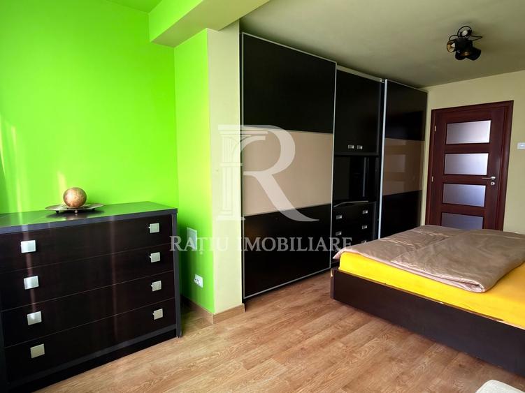 Apartament cu 3 camere decomandat, mobilat în Centru Civic