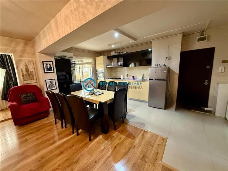 Apartament cu 3 camere decomandat, mobilat în Ultracentral