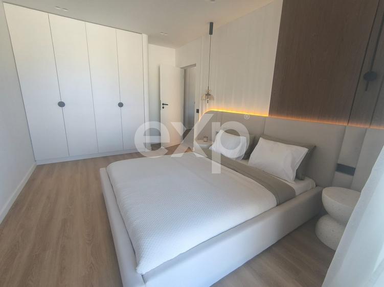 Apartament cu 2 camere semidecomandat, mobilat în Florești