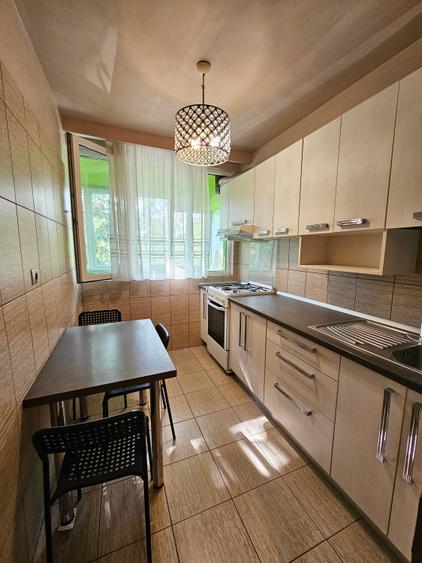 Apartament cu 2 camere semidecomandat în Lacul Tei