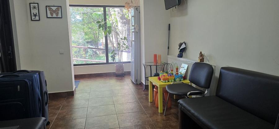 Apartament cu 4 camere semidecomandat în Nicolae Bălcescu