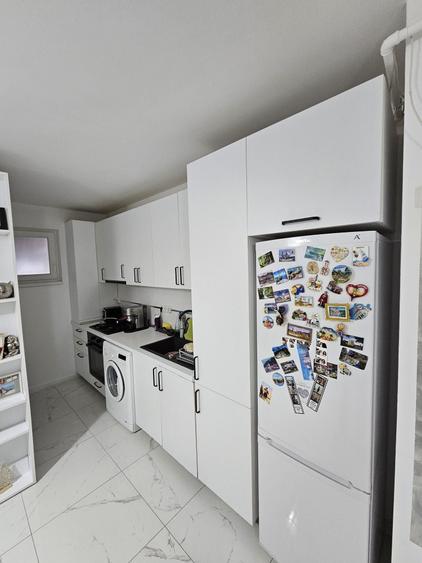Apartament cu 3 camere decomandat în Florești