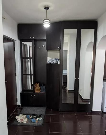 Apartament cu 2 camere decomandat în Nicolina