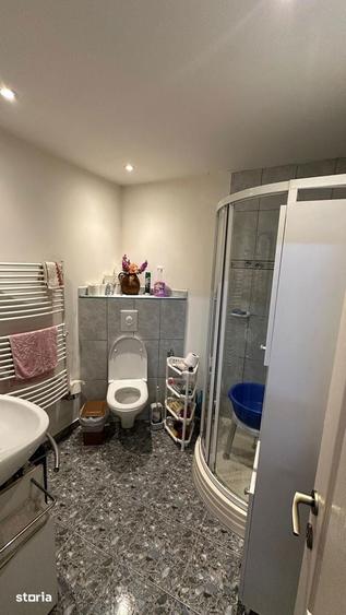 Casă cu 8 camere cu Teren 1420 Mp în Ghiroda