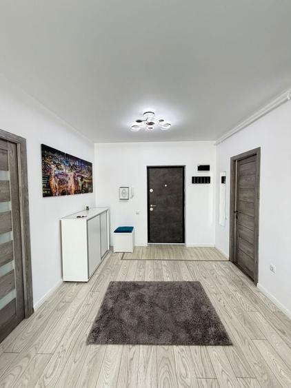 Apartament cu 2 camere semidecomandat, mobilat în Florești