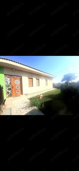 Casă cu 4 camere cu Teren 700 Mp în Moșnița Nouă