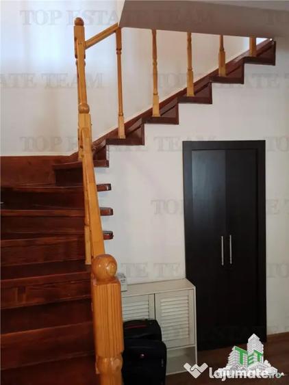 Apartament cu 4 camere decomandat în 1 Decembrie
