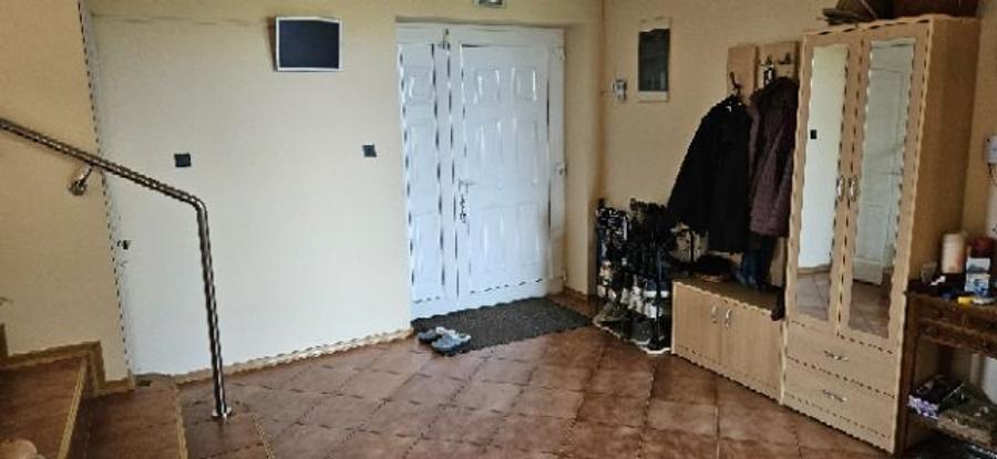 Casă individuală cu 5 camere cu Canalizare în Ciolpani