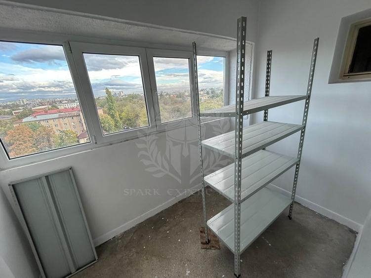 Apartament cu 4 camere decomandat în Sud