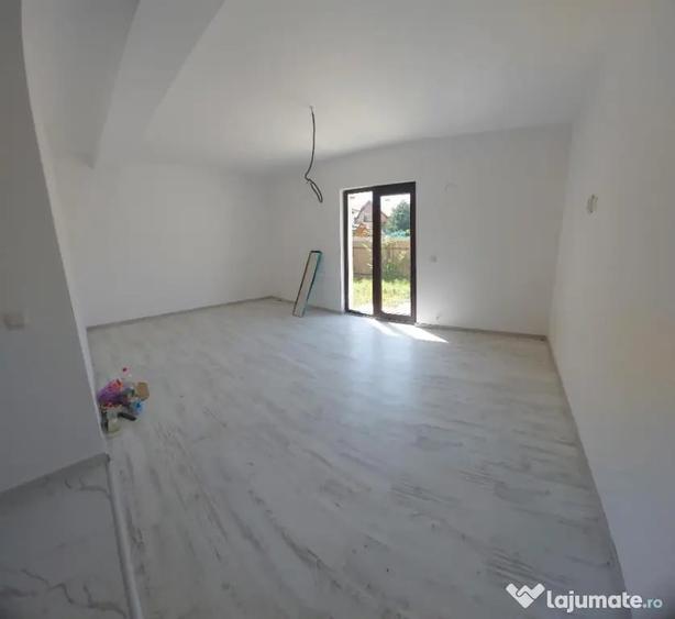 Casă cu 4 camere cu Teren 470 Mp în Vârteju