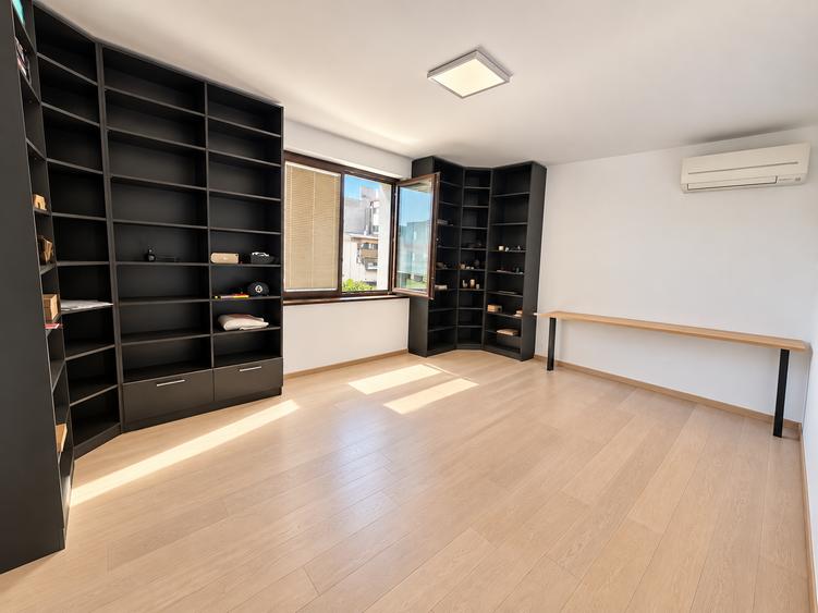 Apartament cu 5 camere decomandat în Grădina Icoanei