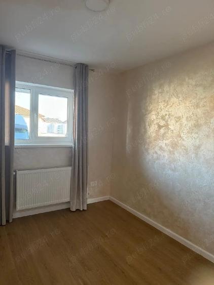 Casă cu 6 camere cu Teren 325 Mp în Dumbrăvița