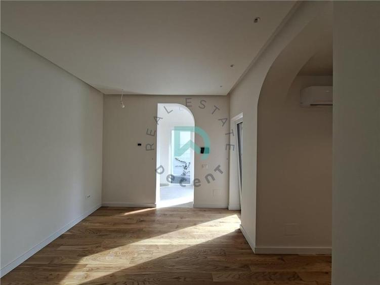 Casă cu 4 camere cu Teren 400 Mp în Bartolomeu