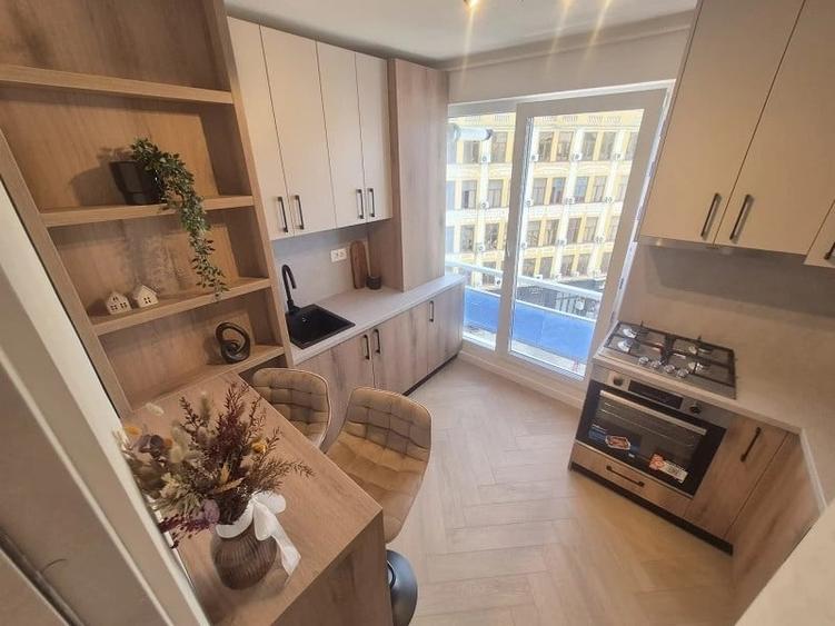 Apartament cu 2 camere decomandat în Centru Civic
