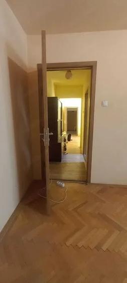 Apartament cu 3 camere semidecomandat în Dacia