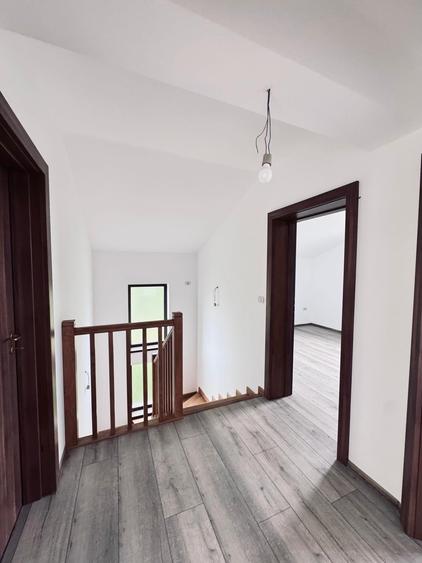 Duplex cu 5 camere cu Teren 400 Mp în Chișoda