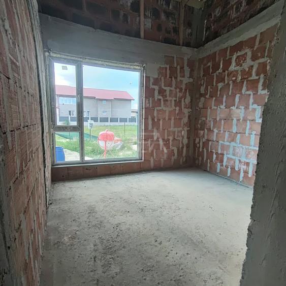 Casă individuală cu 4 camere cu Teren 500 Mp în Domnești