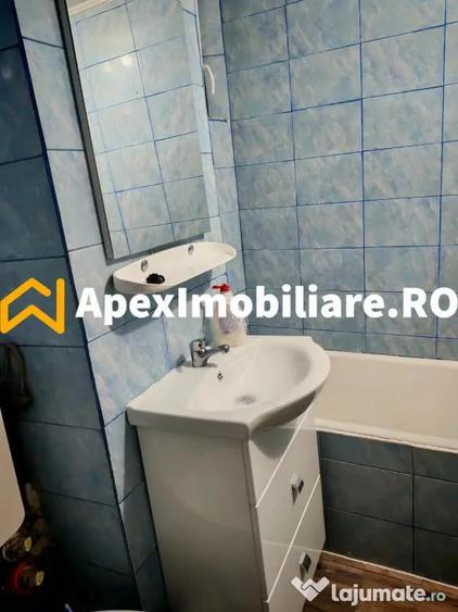 Apartament cu 3 camere decomandat în Tei