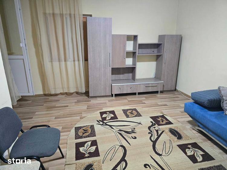 Apartament cu 4 camere decomandat în Nufărul