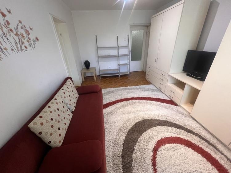 Apartament cu 2 camere semidecomandat în Rogerius